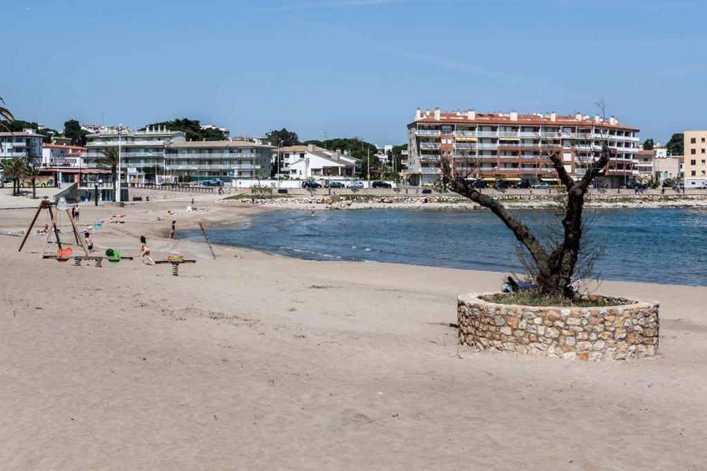 Apartamento Pie De Playa-Wifi Free L'Escala Exterior foto