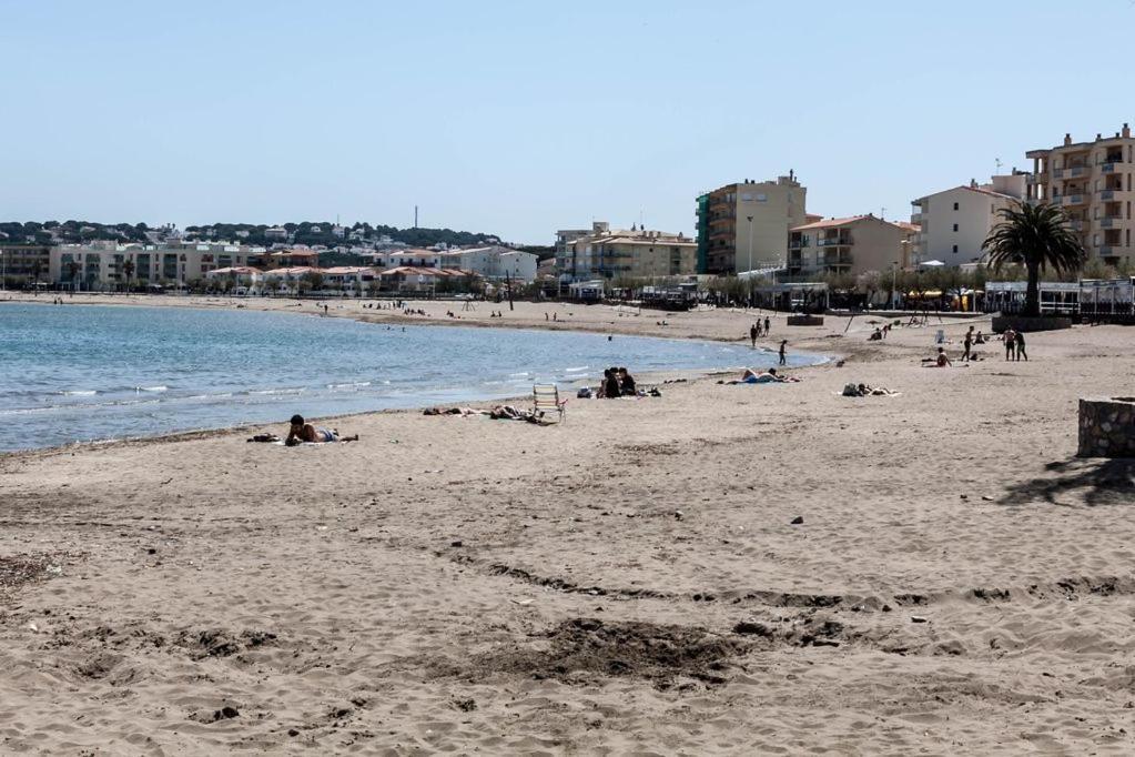 Apartamento Pie De Playa-Wifi Free L'Escala Exterior foto