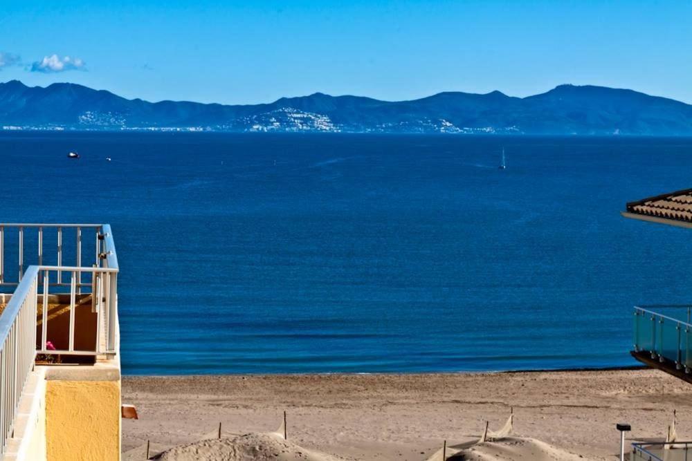 Apartamento Pie De Playa-Wifi Free L'Escala Exterior foto